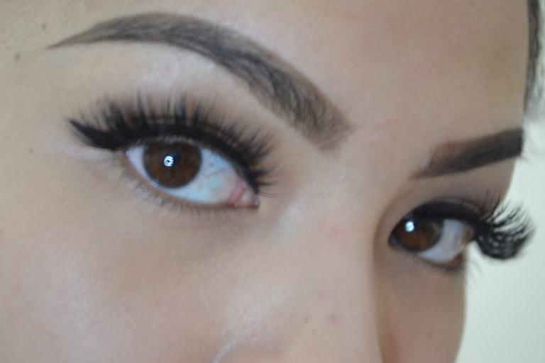 How to Apply Your Lash Whiskers